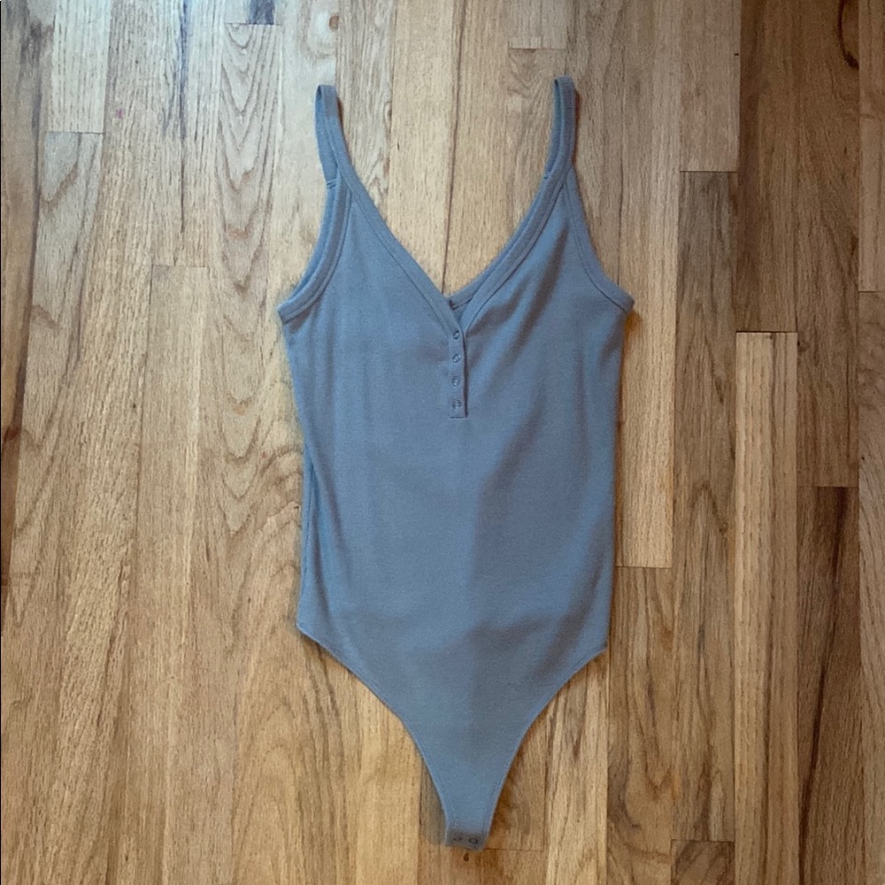 Women’s Medium Abercrombie & Fitch Gray Ribbed Sleeveless Bodysuit